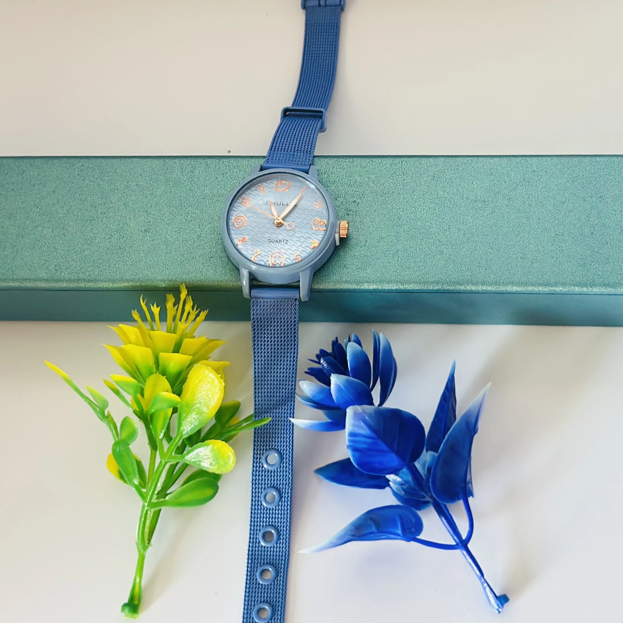Quartz Analog Blue Dial Stainless Steel Strap Watch.