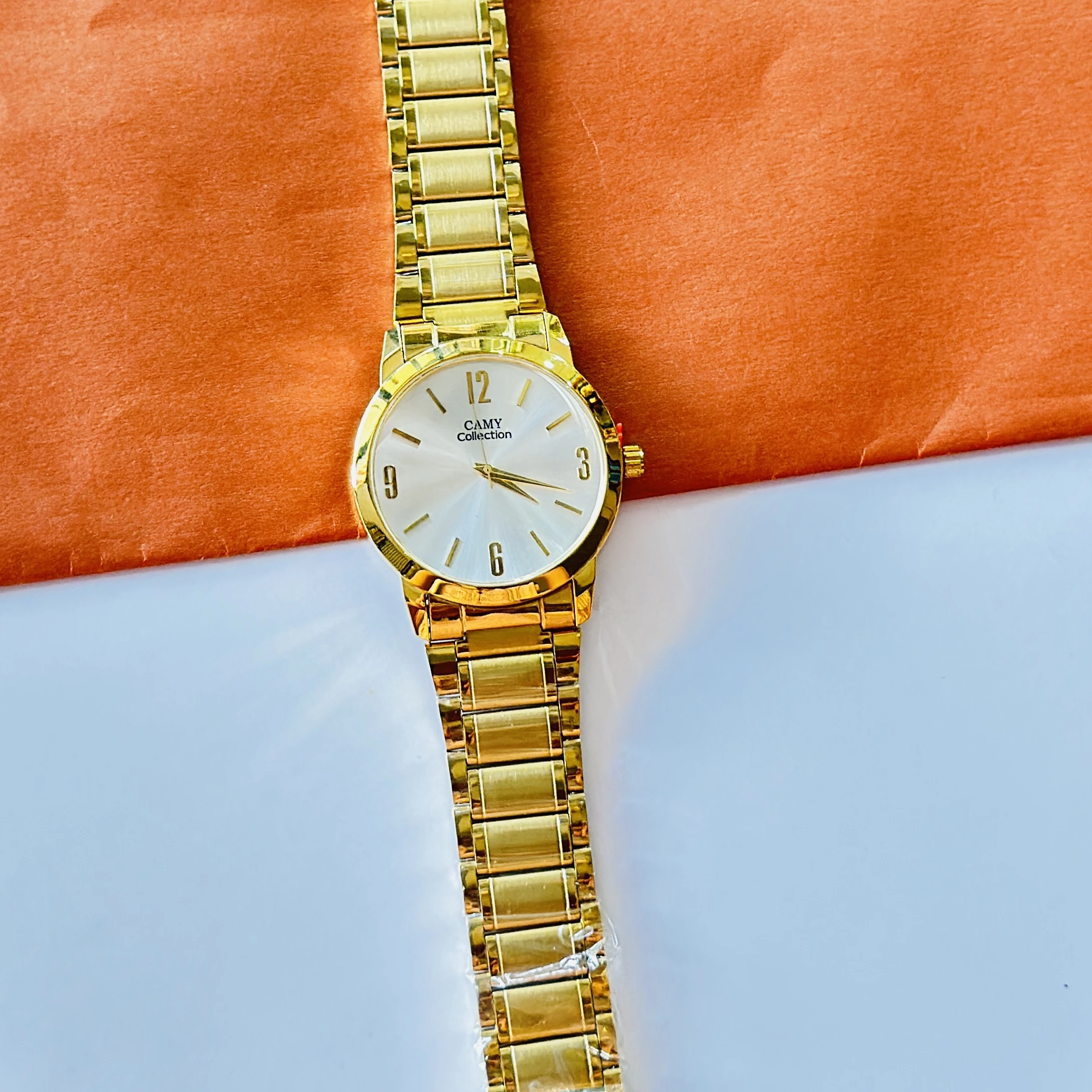Gold coloured Analogue Watch