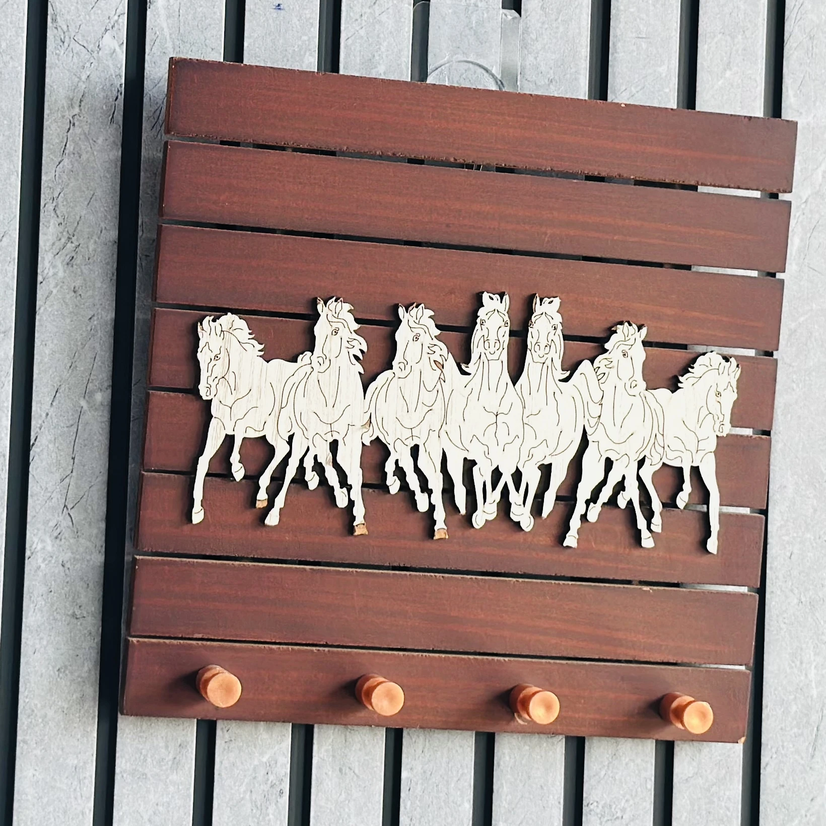 Wooden key holder (SKU-H12OGQ)