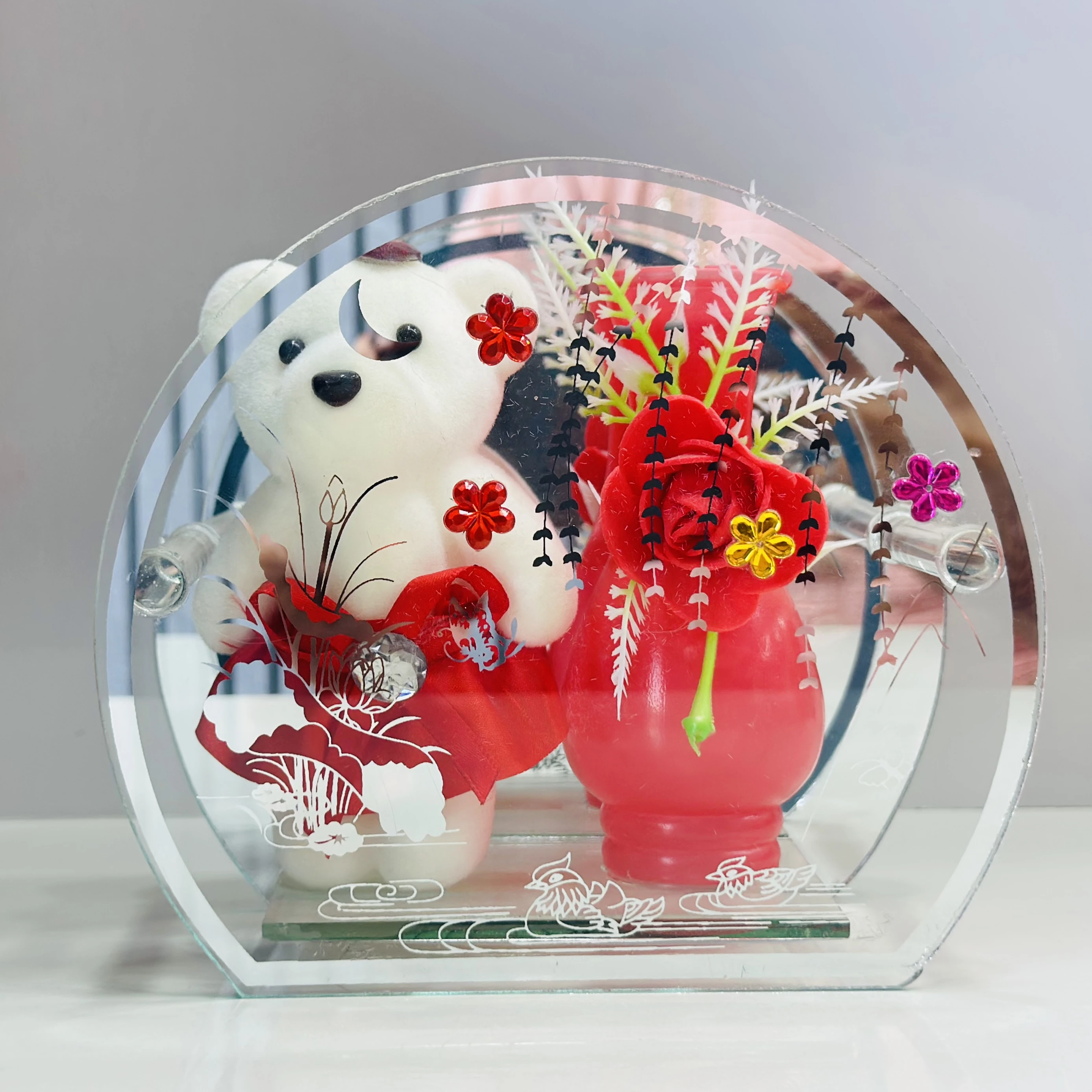 Decorative showpiece featuring a teddy bear(SKU-ZPVXBE)