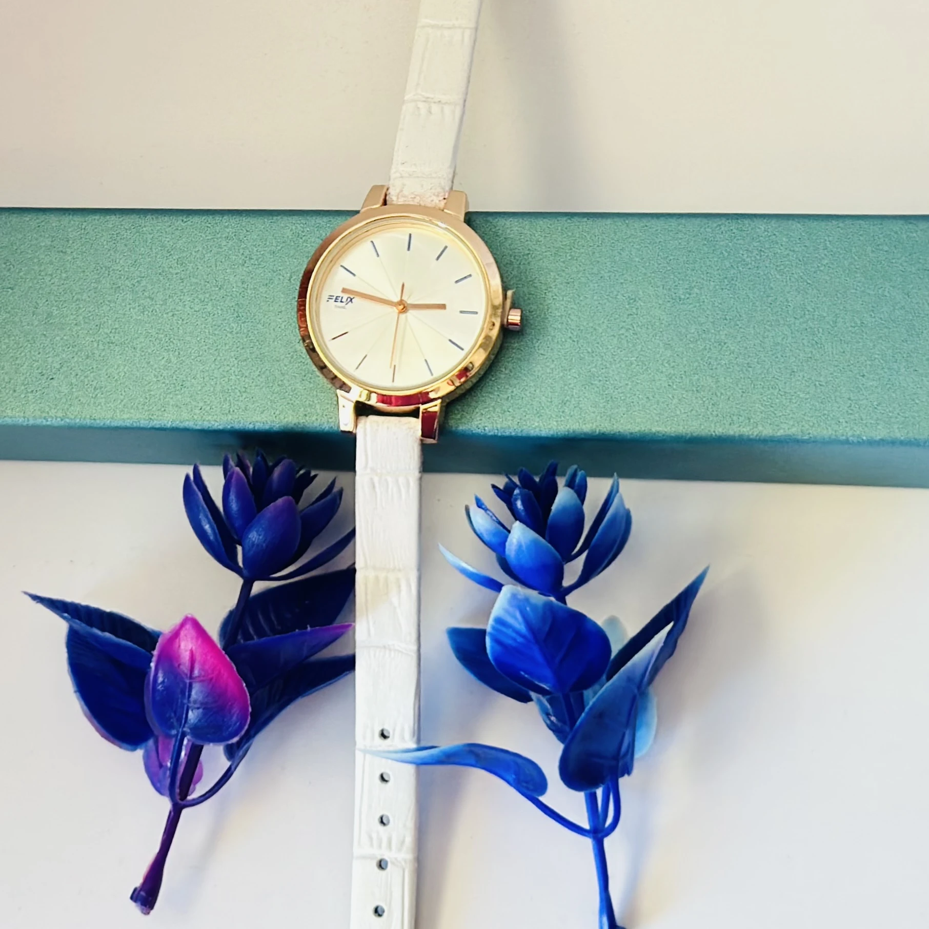 Felix women's analog watch