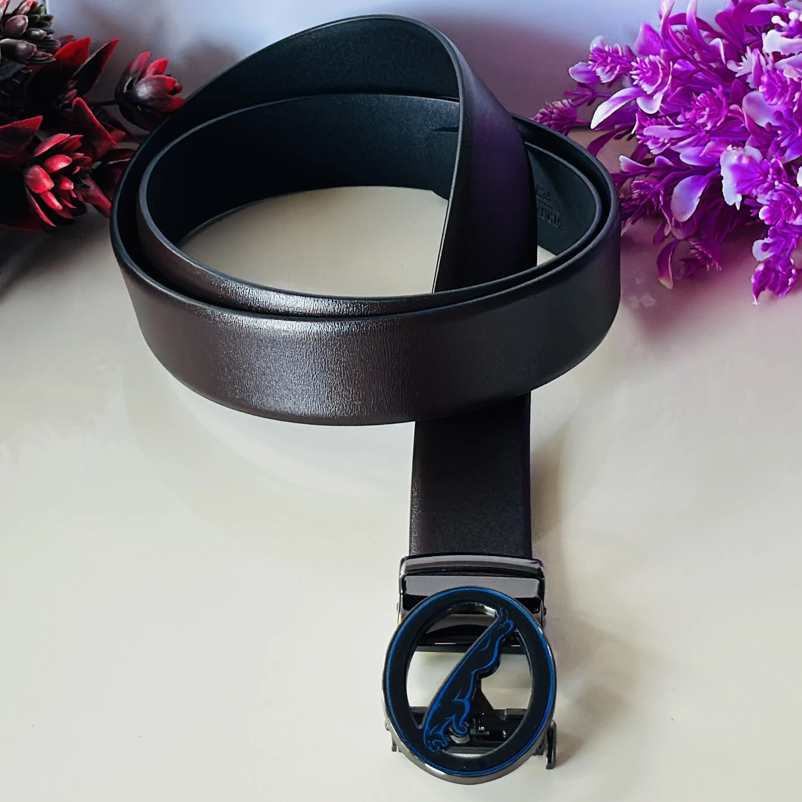 Black leather ratchet belt