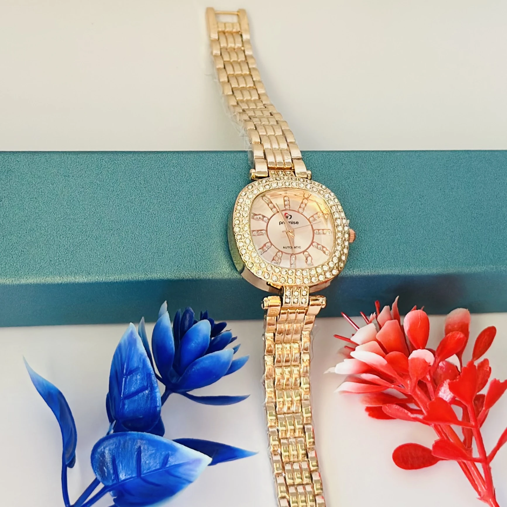 Rose gold toned Analog Watch