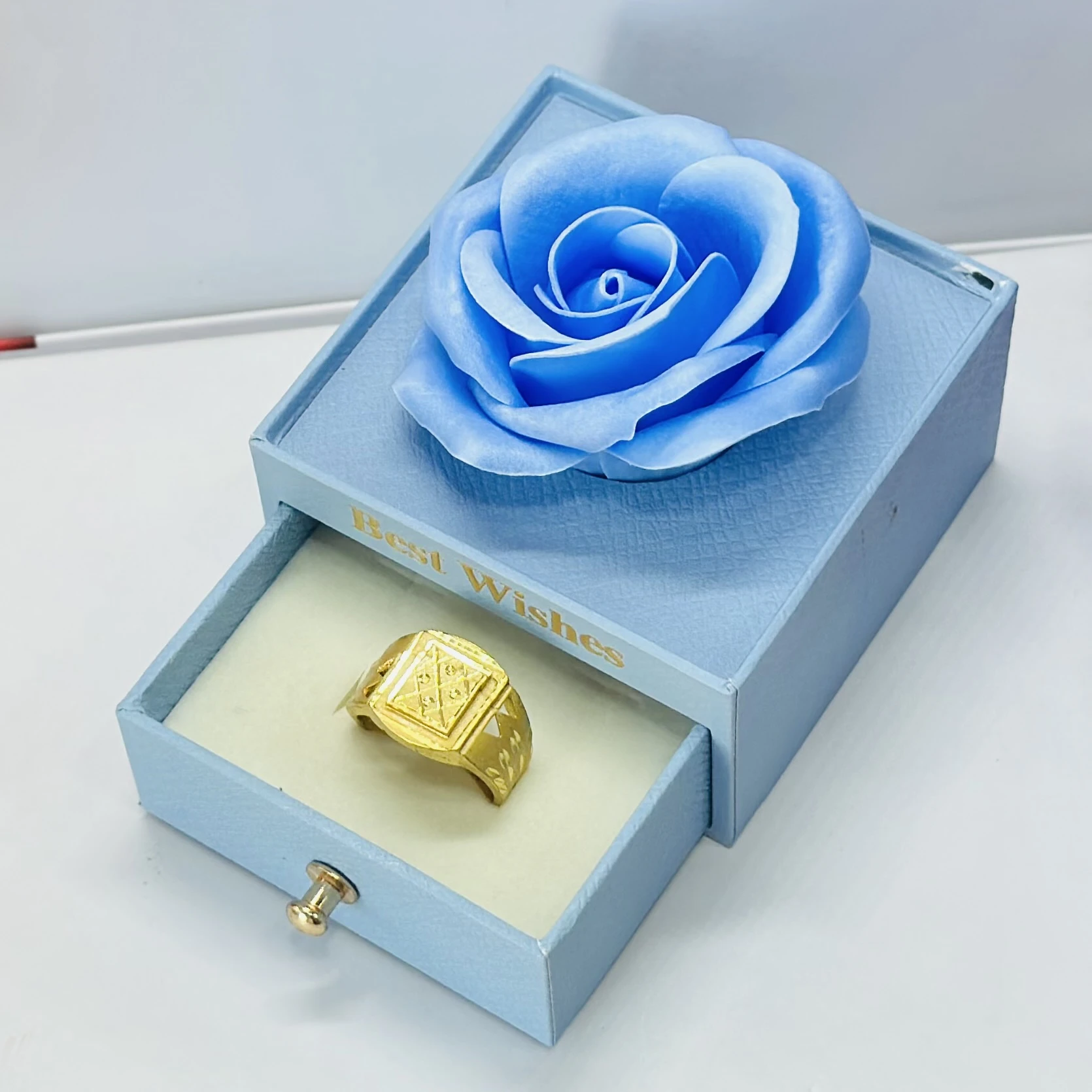 Gold -toned men's signet ring