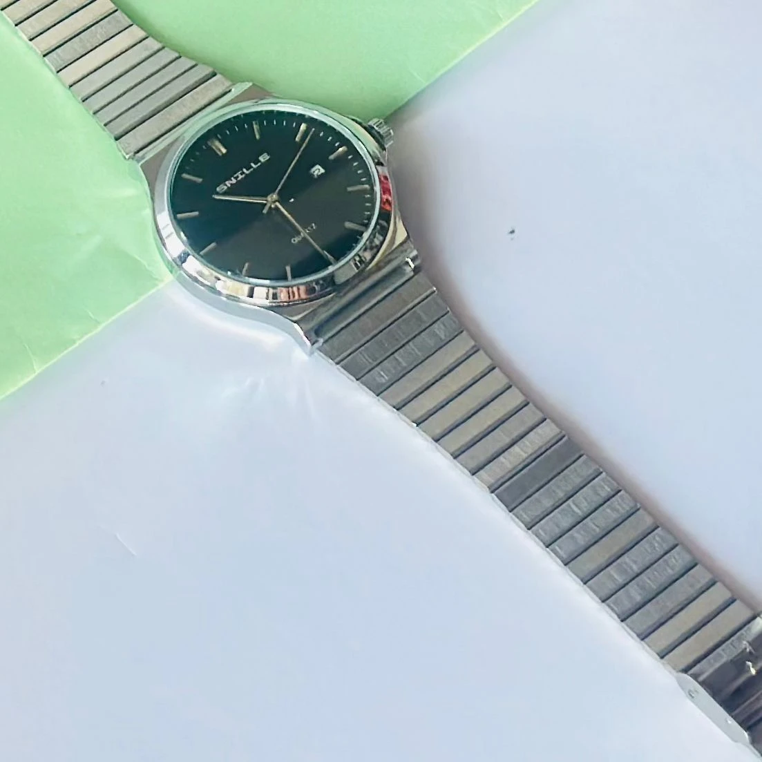 SNILLE Premium Quartz analog watch