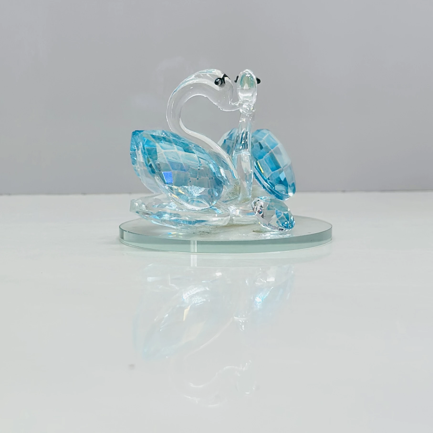 Crystal Swan Paperweight Figurine Glass Figure (SKU-5QYMVW)