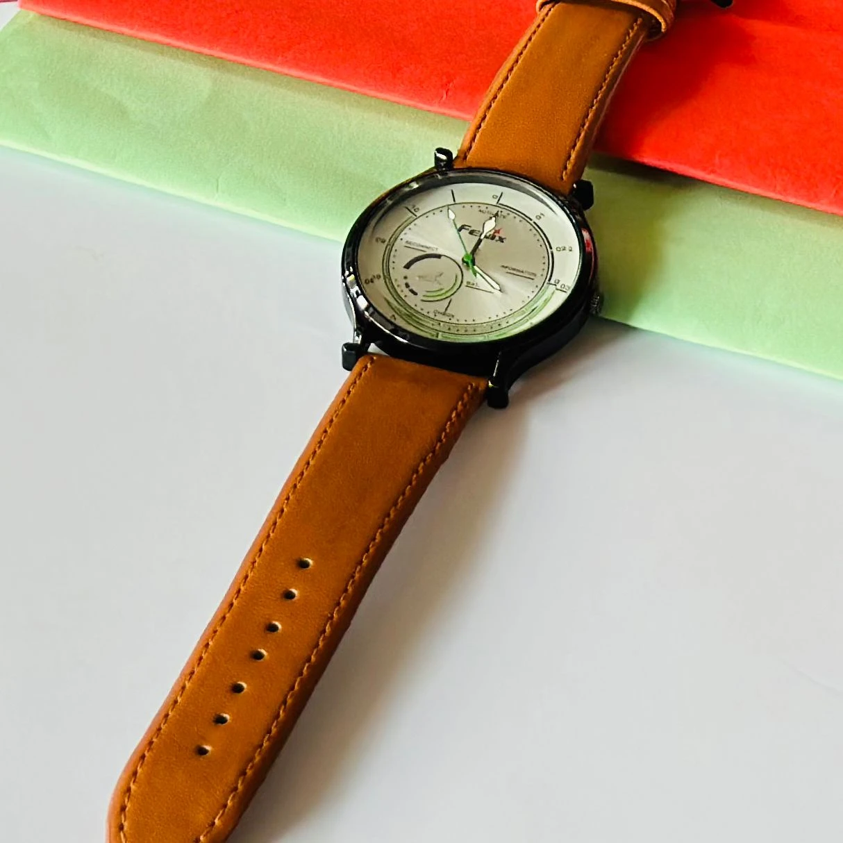 Brown analog watch for man’s