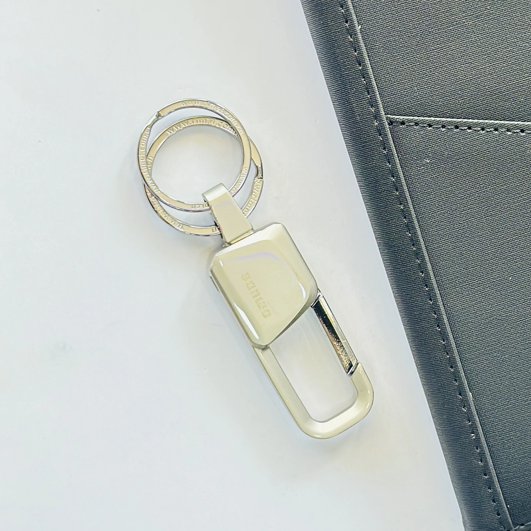 Omuda heavy-duty zinc alloy metal key chain