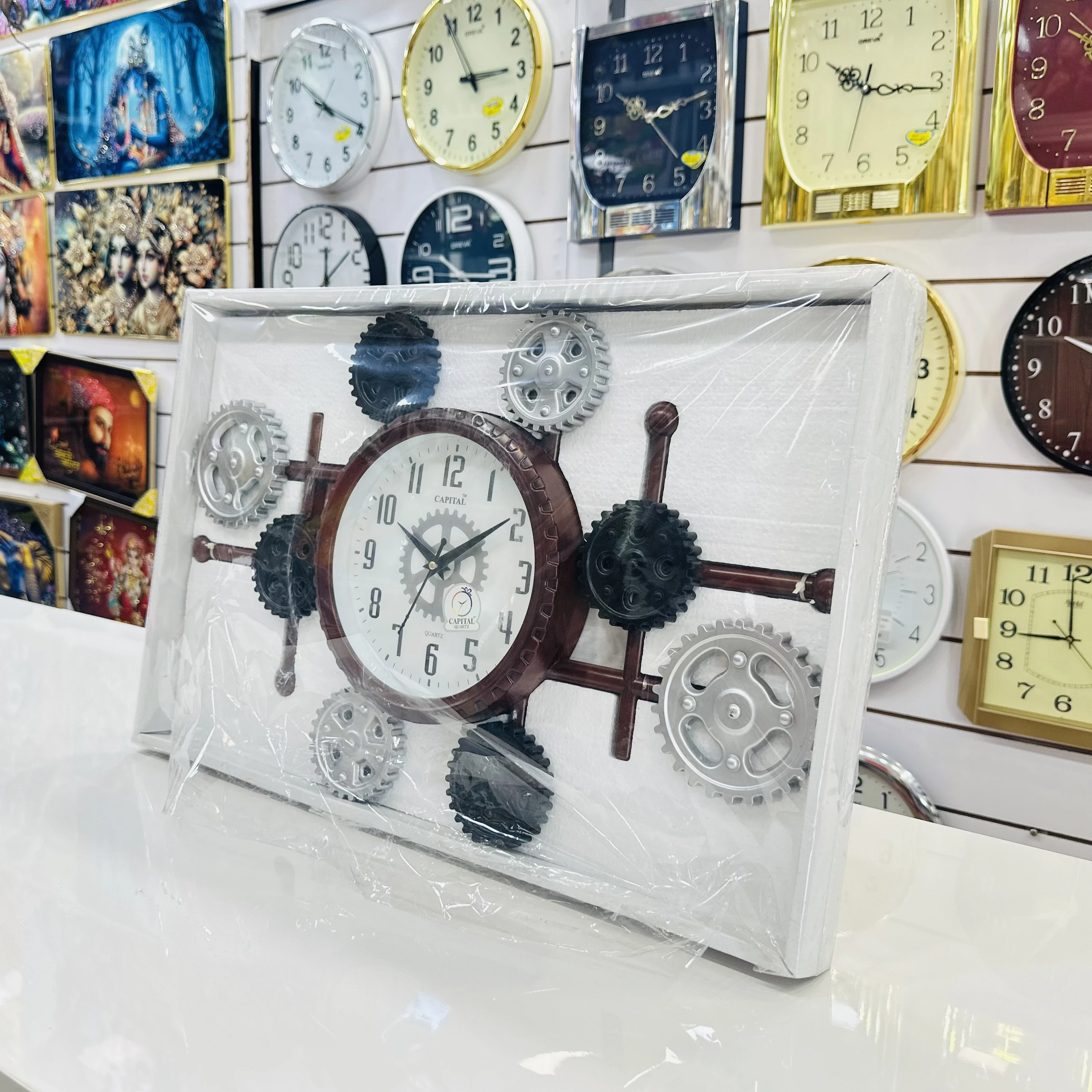 Wall clock with a quartz movement(SKU-HDPHKA)