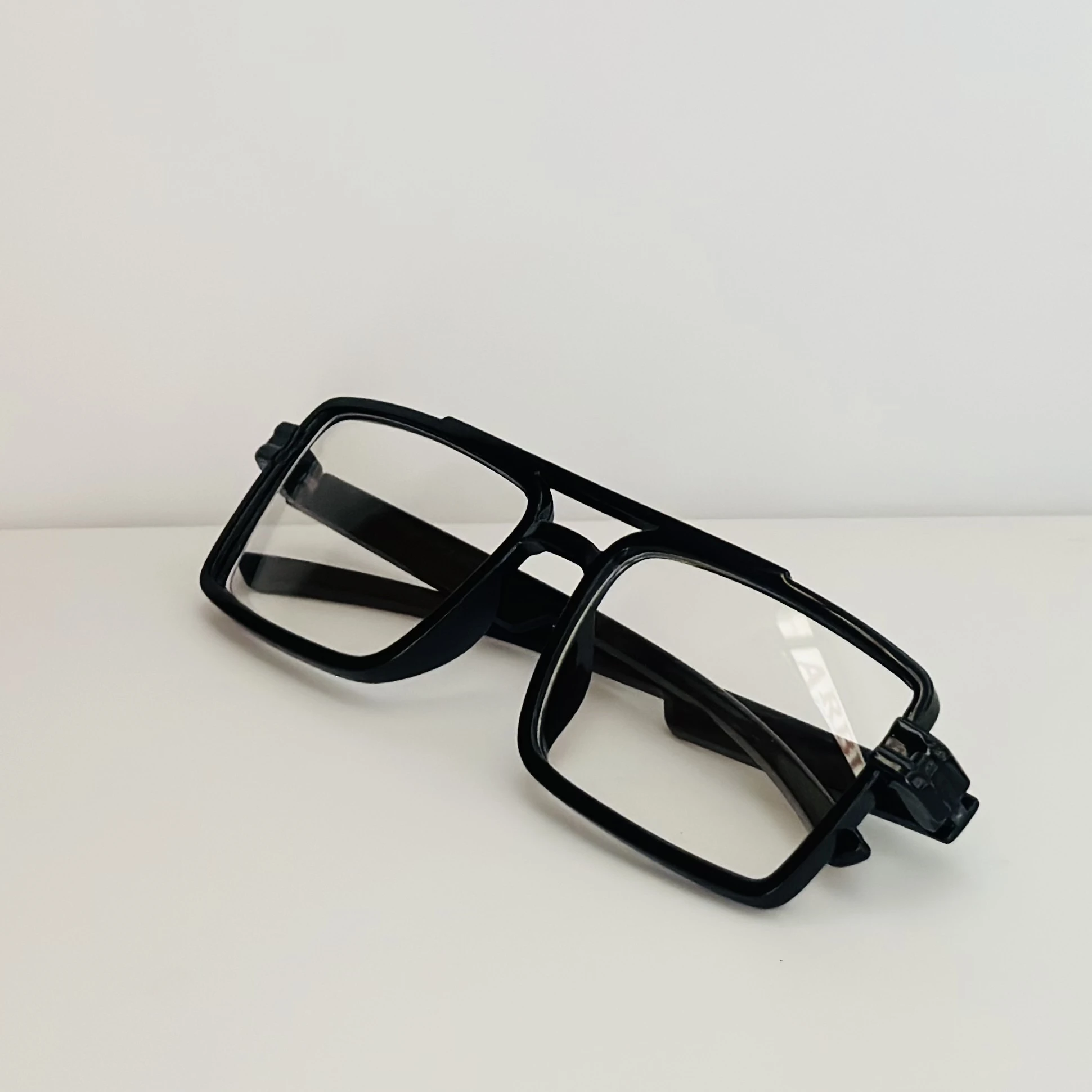 Aptica Fortis Capital reading glasses in black.