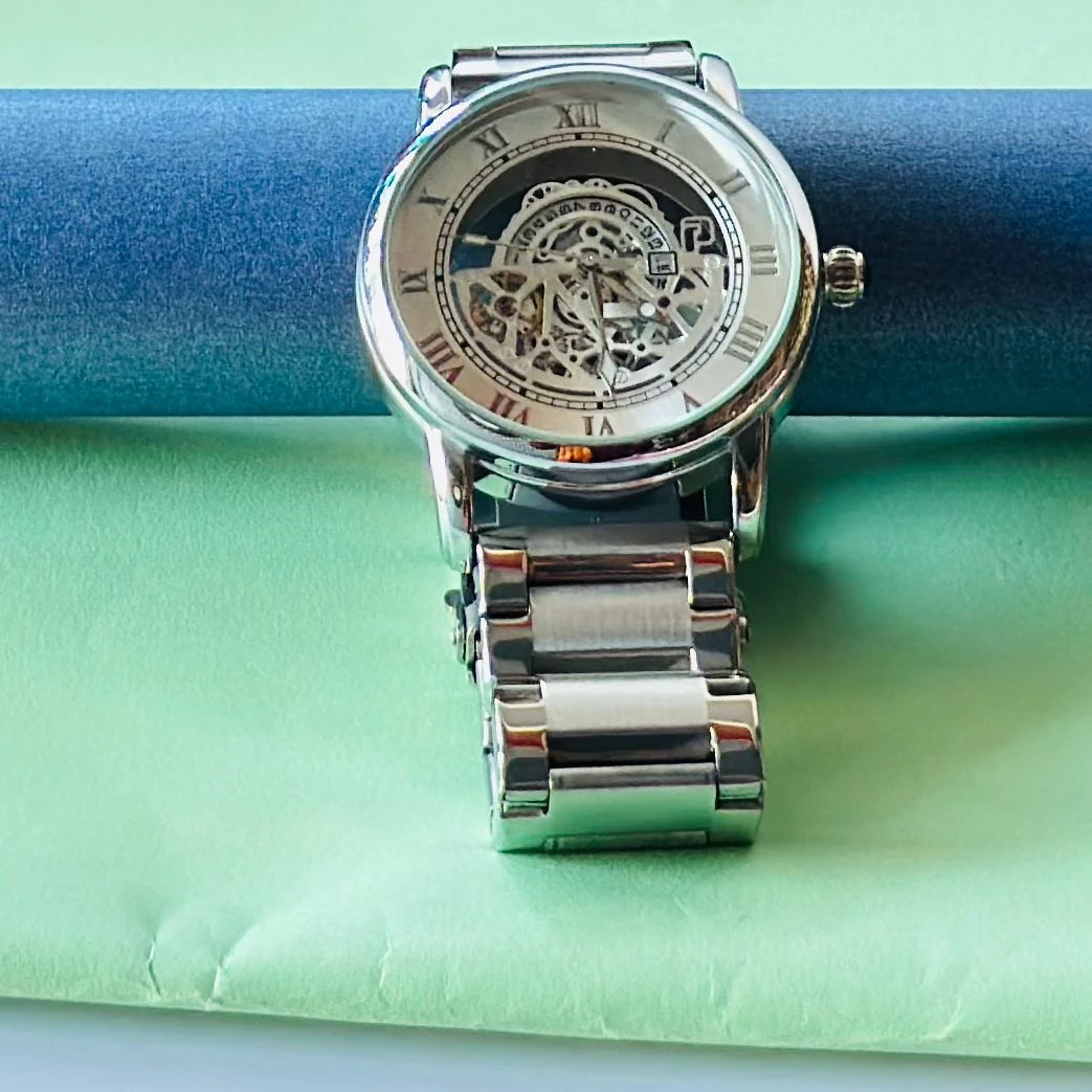 Silver analog watch For man’s