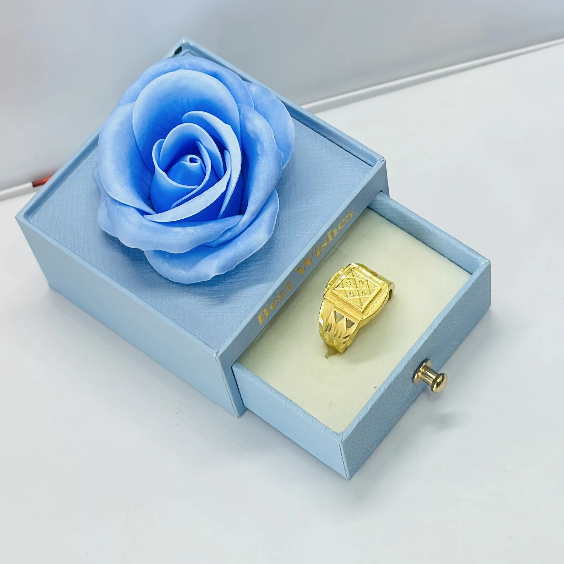 Gold -toned men's signet ring