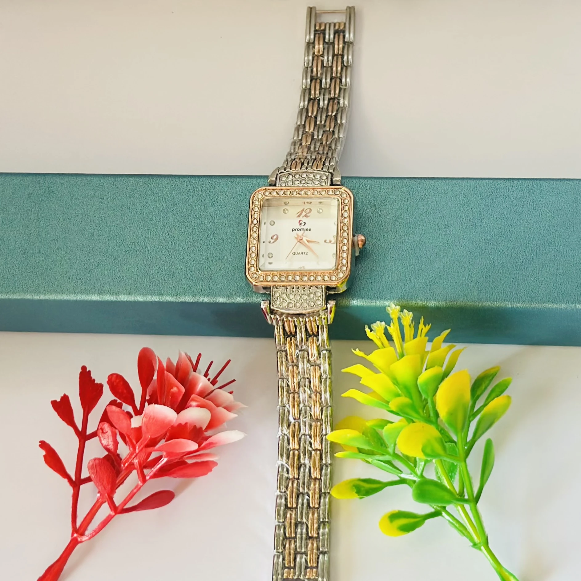 Fashion analog women's watch