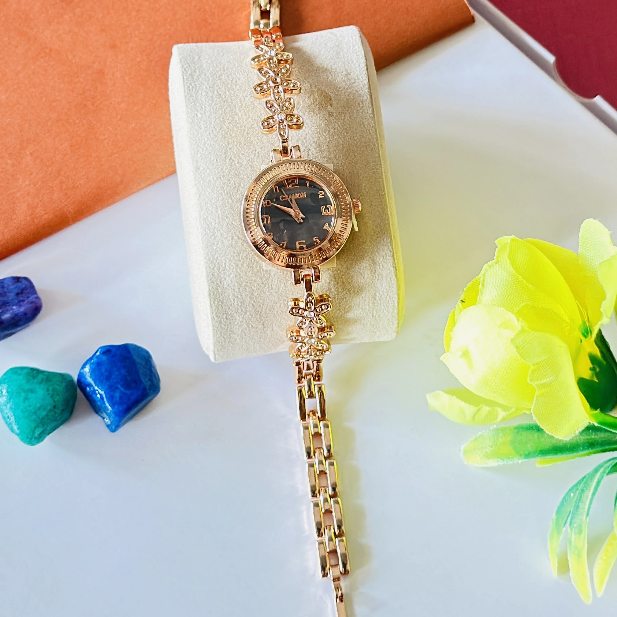 Analogue watch for girls