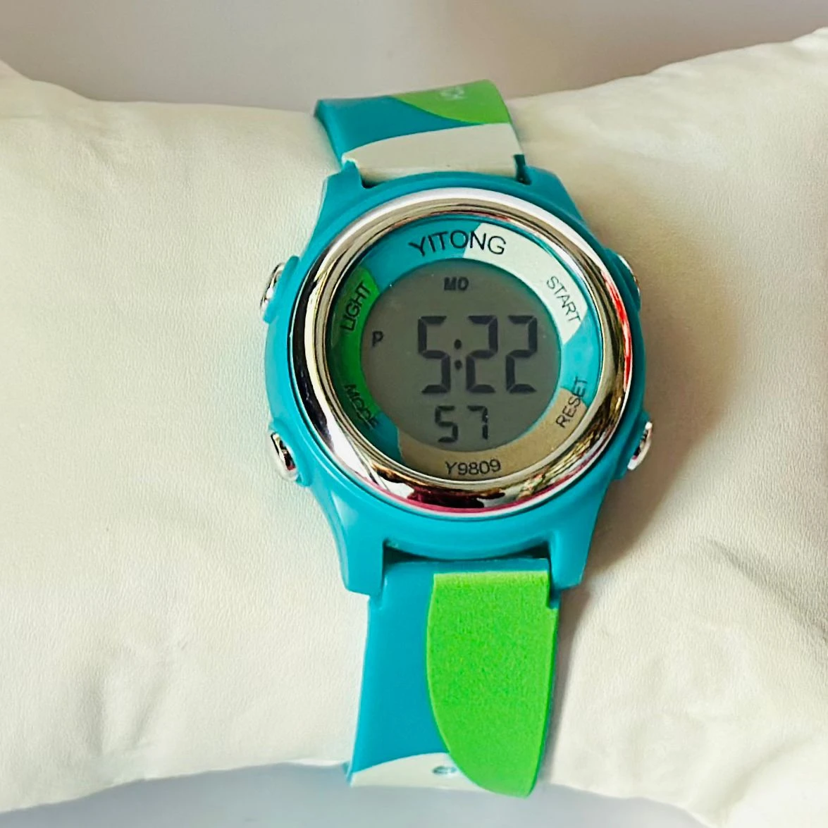 Yitong digital sports watch