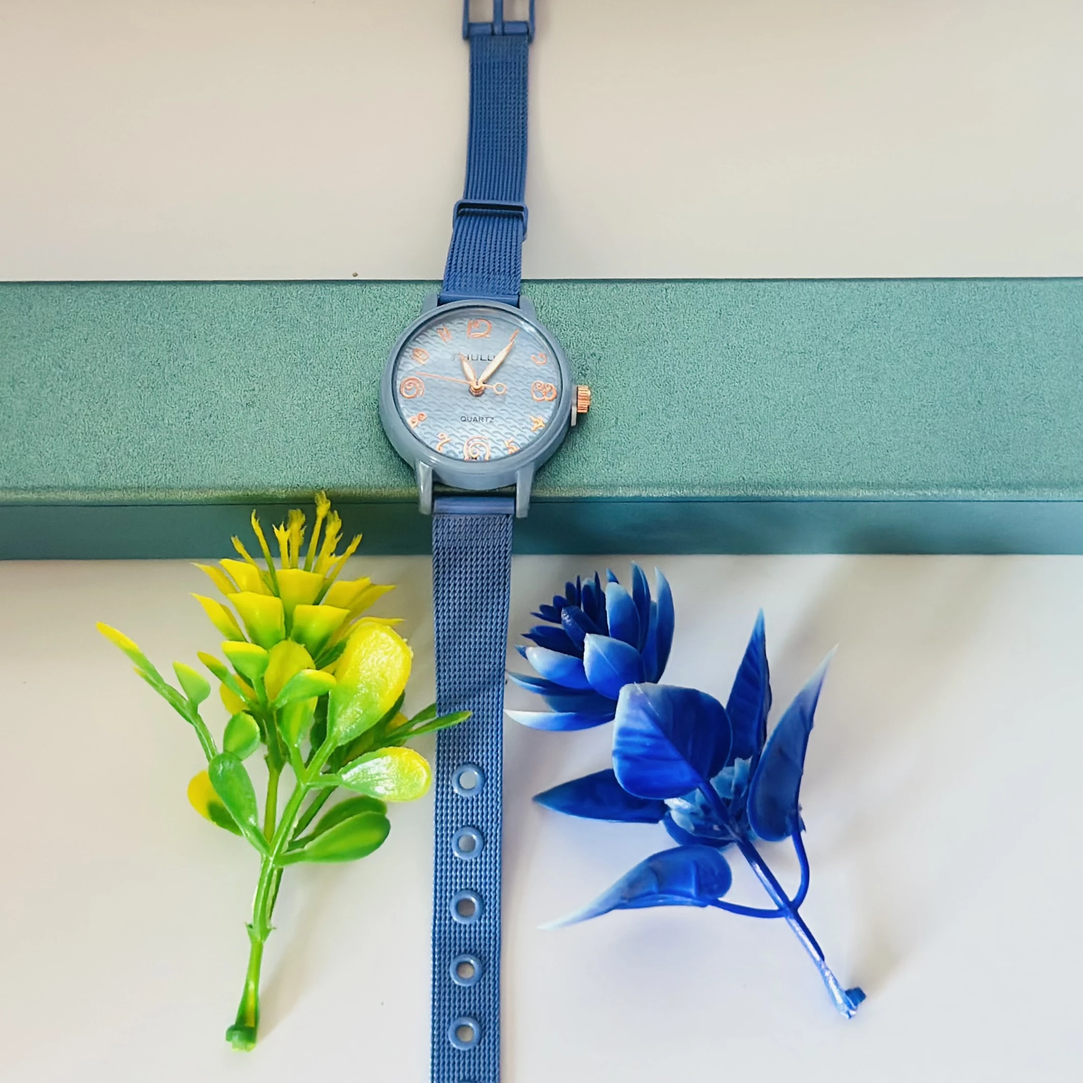 Quartz Analog Blue Dial Stainless Steel Strap Watch.