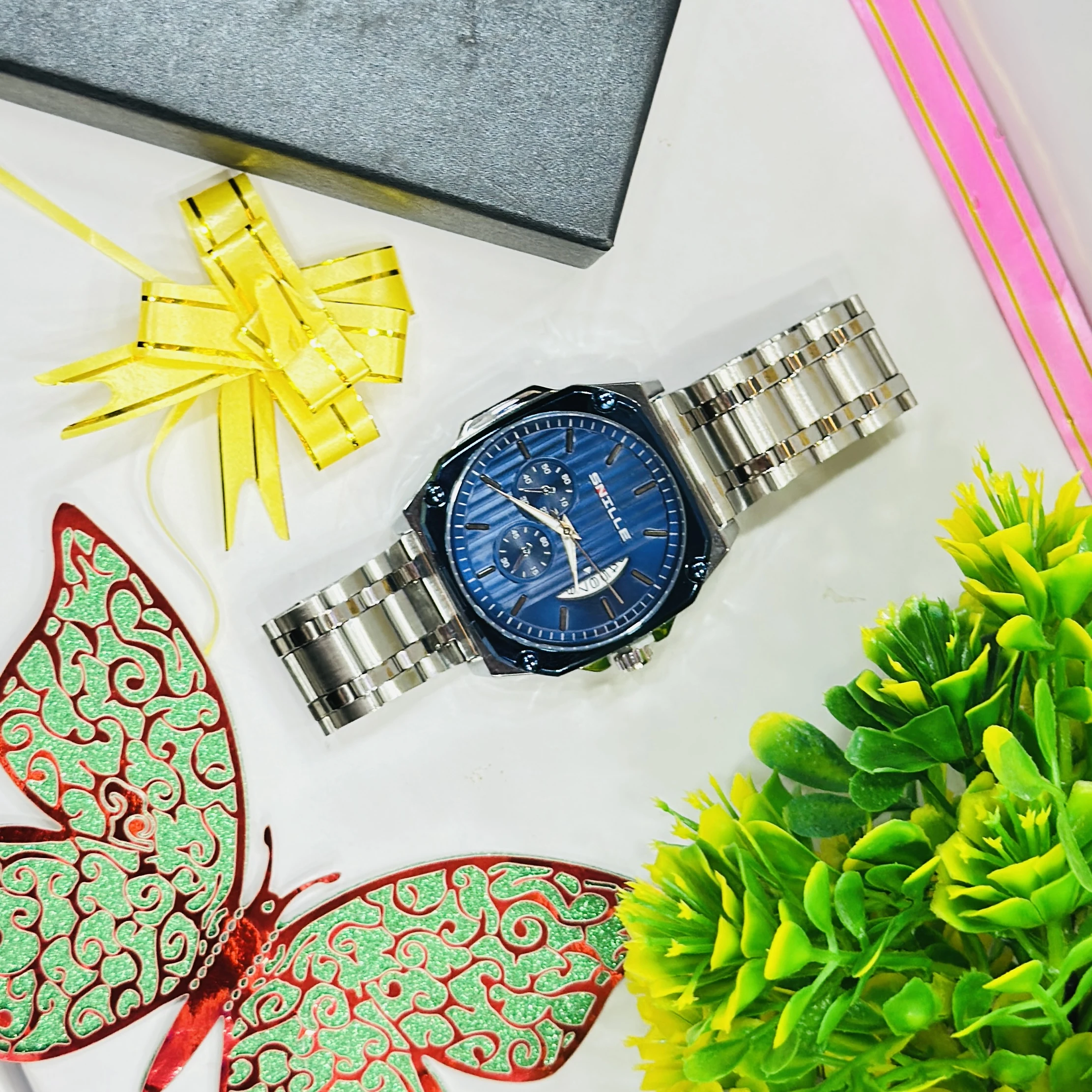 Snille brand men's analog watch