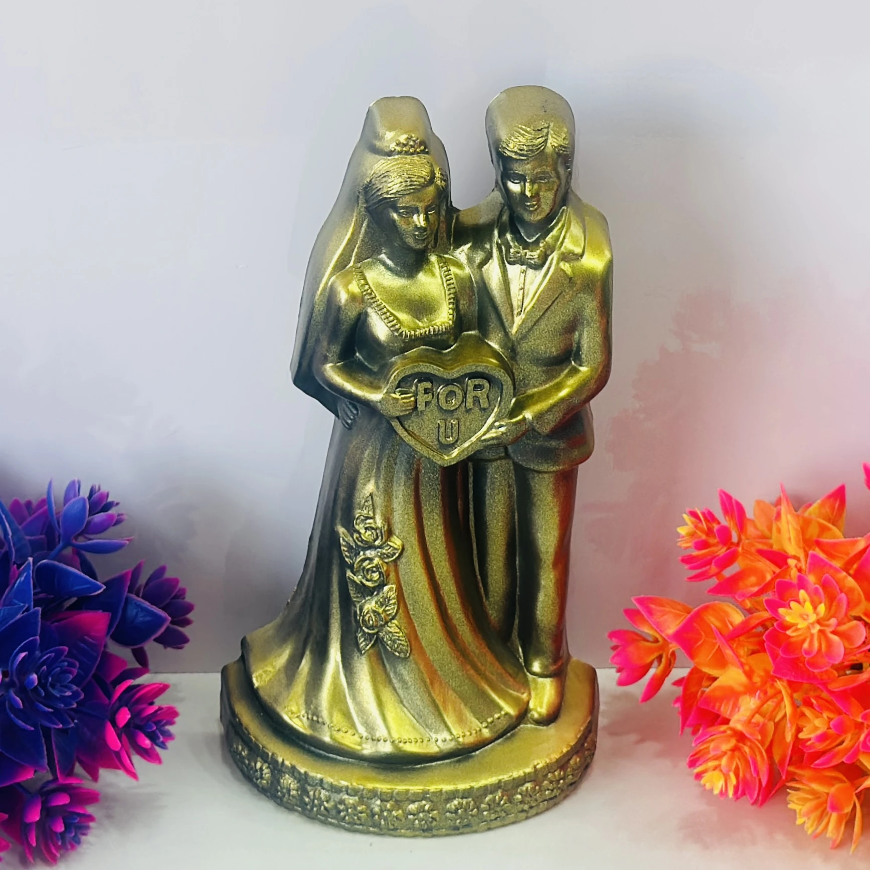 polyresin love couple showpiece statue