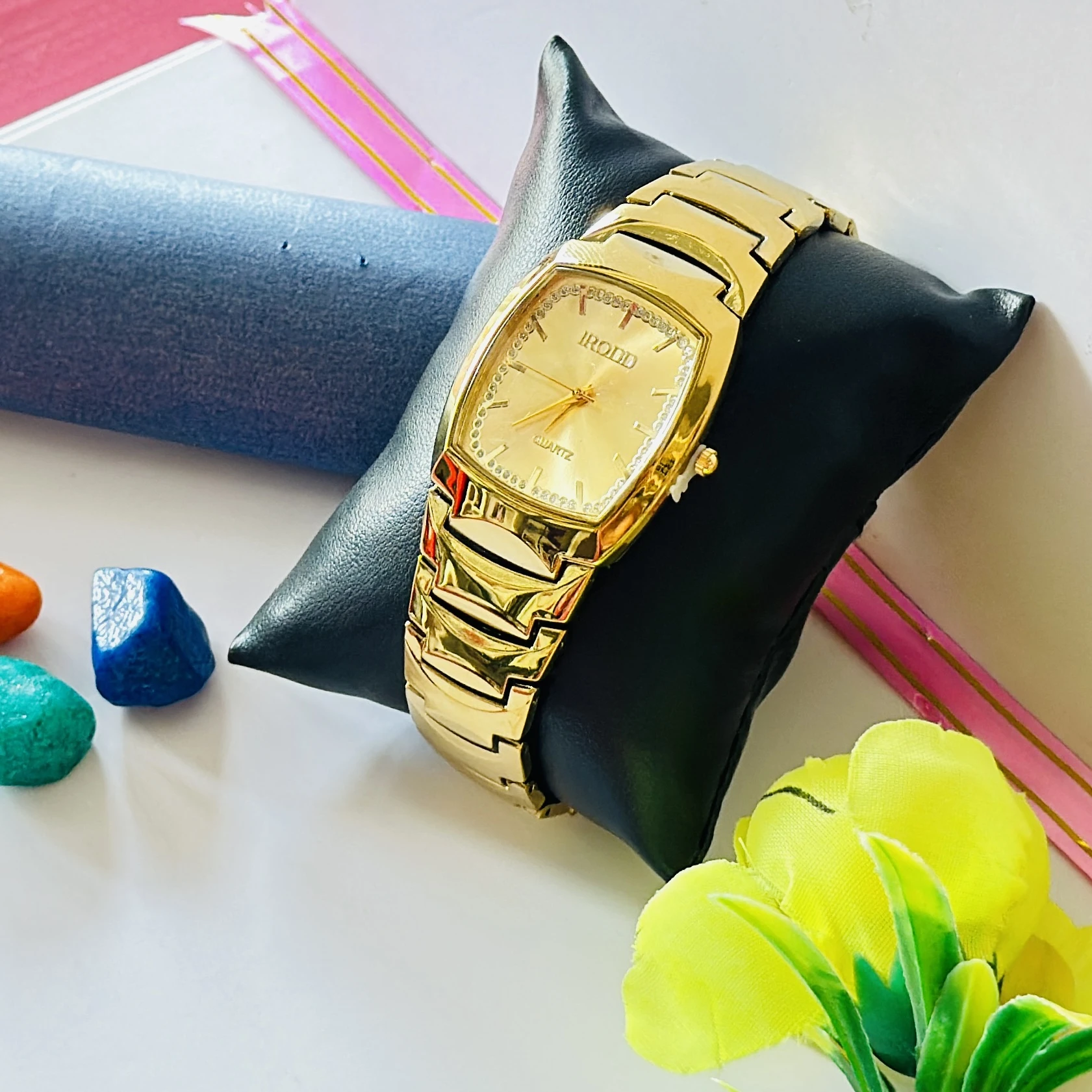 Analogue watch
