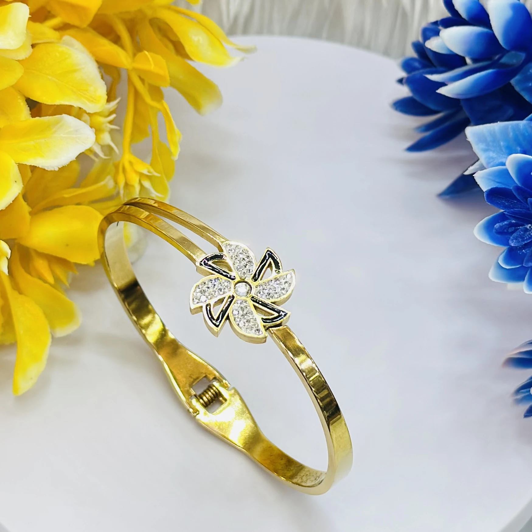 Gold plated Breslet