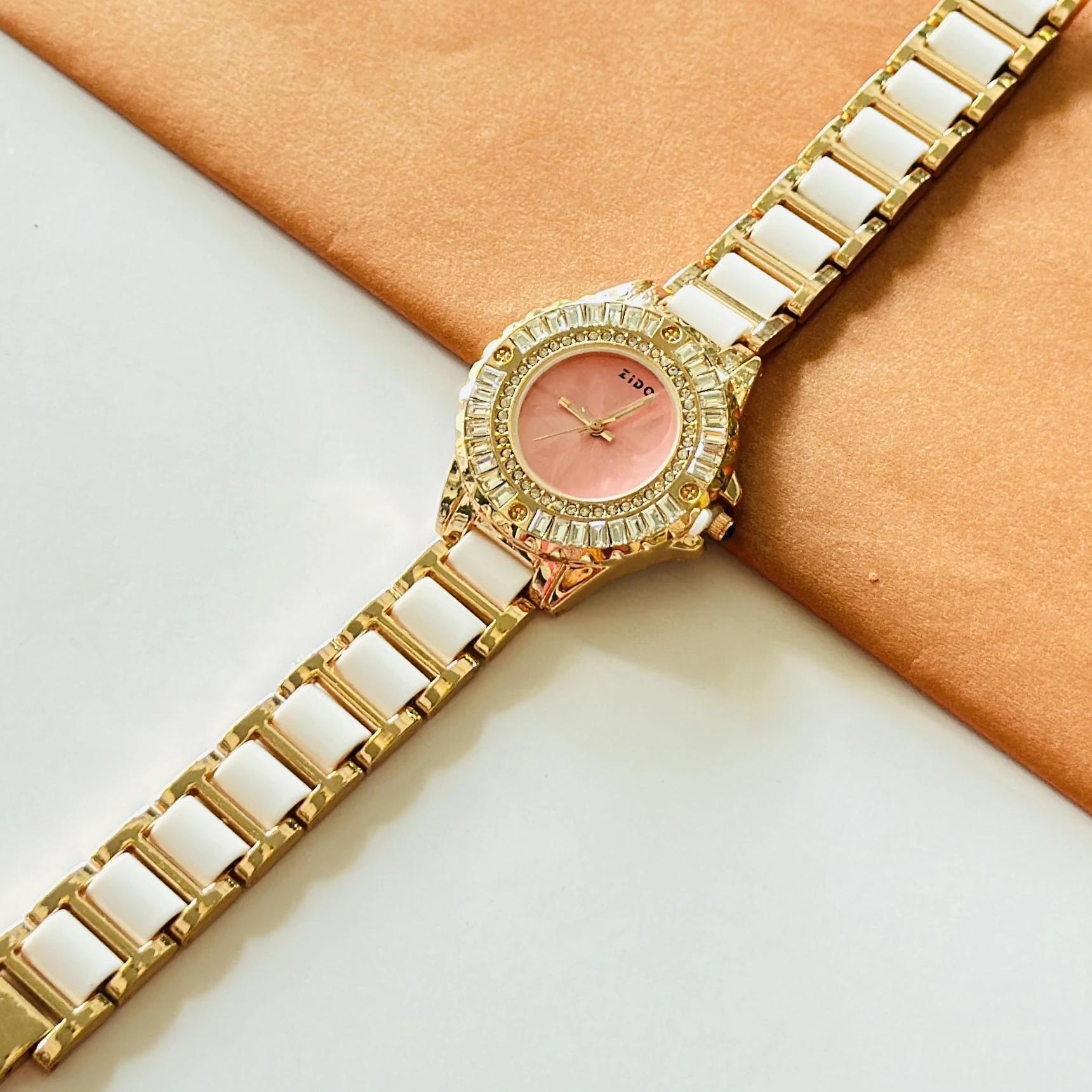 Quartz analog Watch