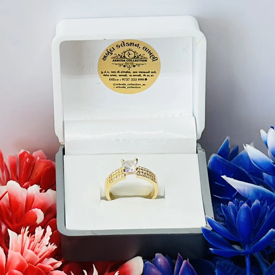 Tistabene stone-studded classic ring