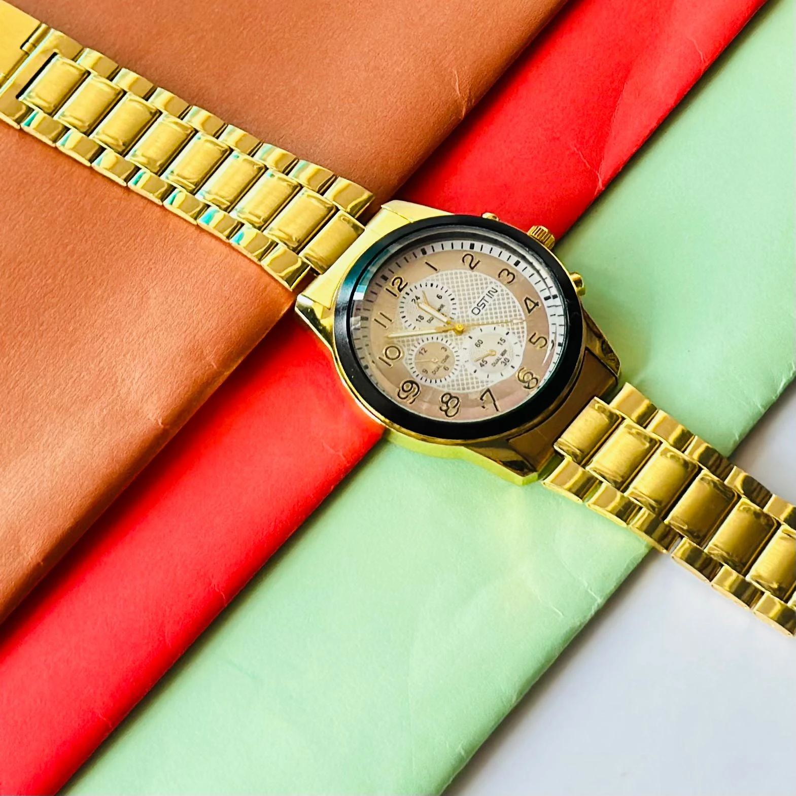 Golden Design analog watch For man’s