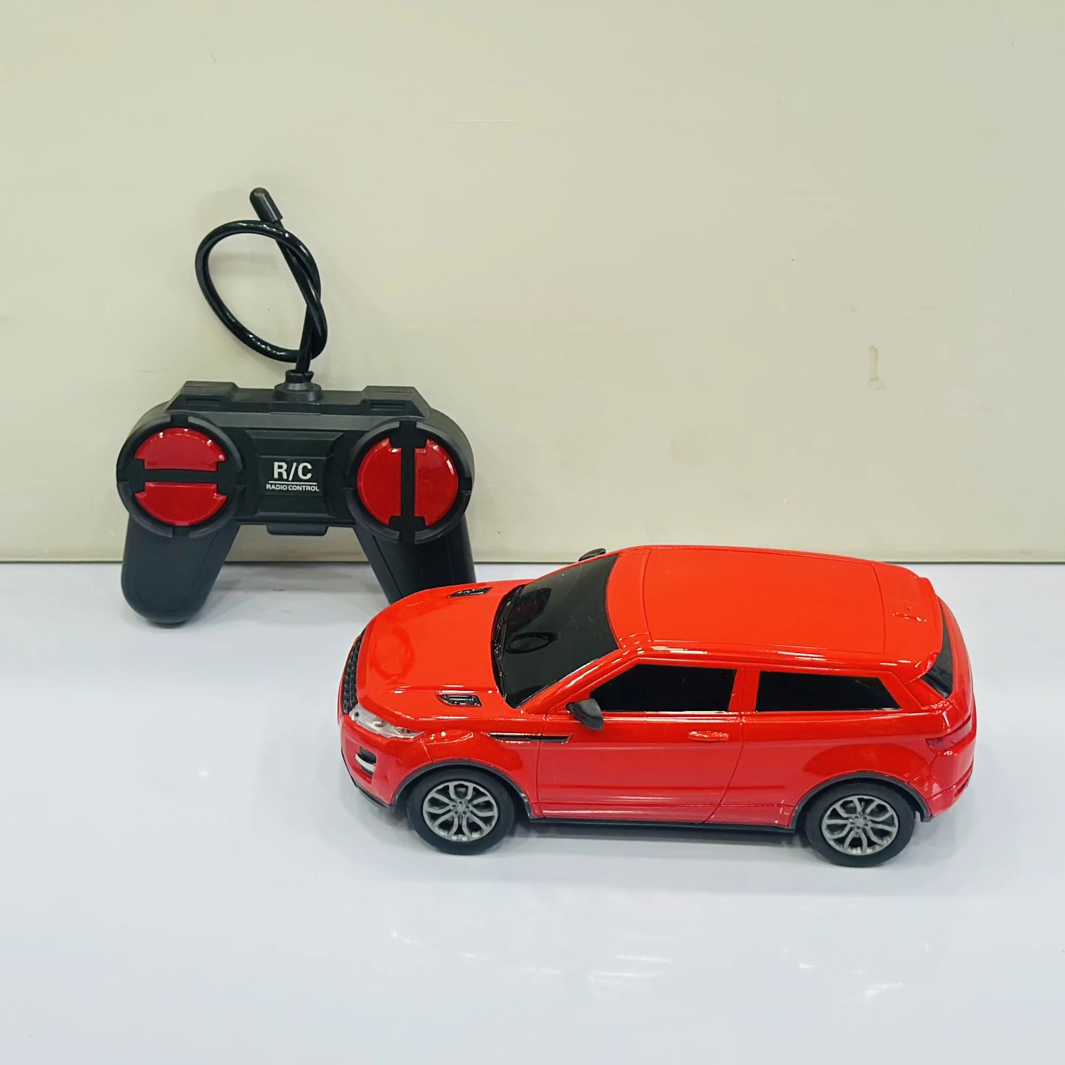 Remote control toy racing car set