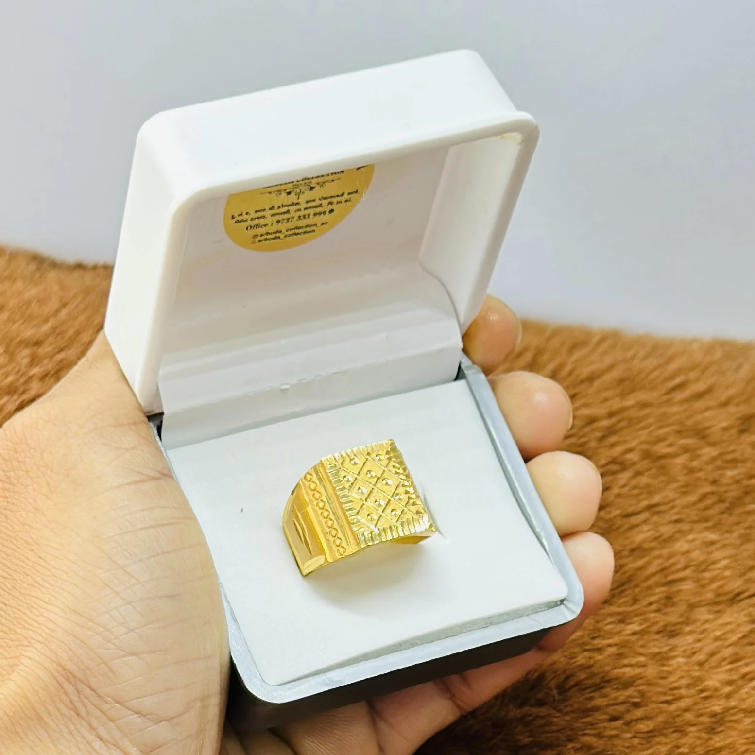 Chandra Jewellers 22kt yellow gold men's ring.