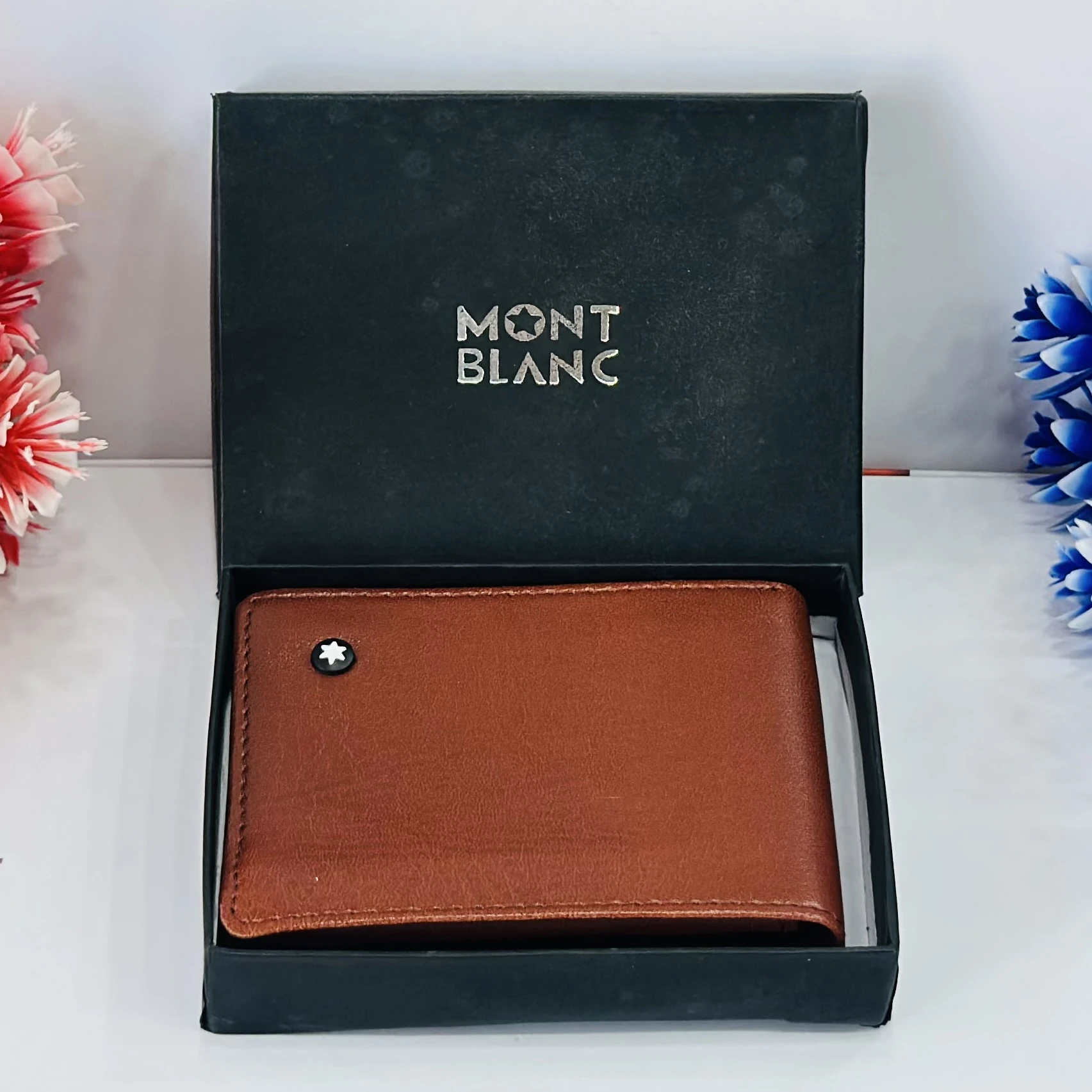 Montblanc Meisterstück 6cc wallet in brown leather.