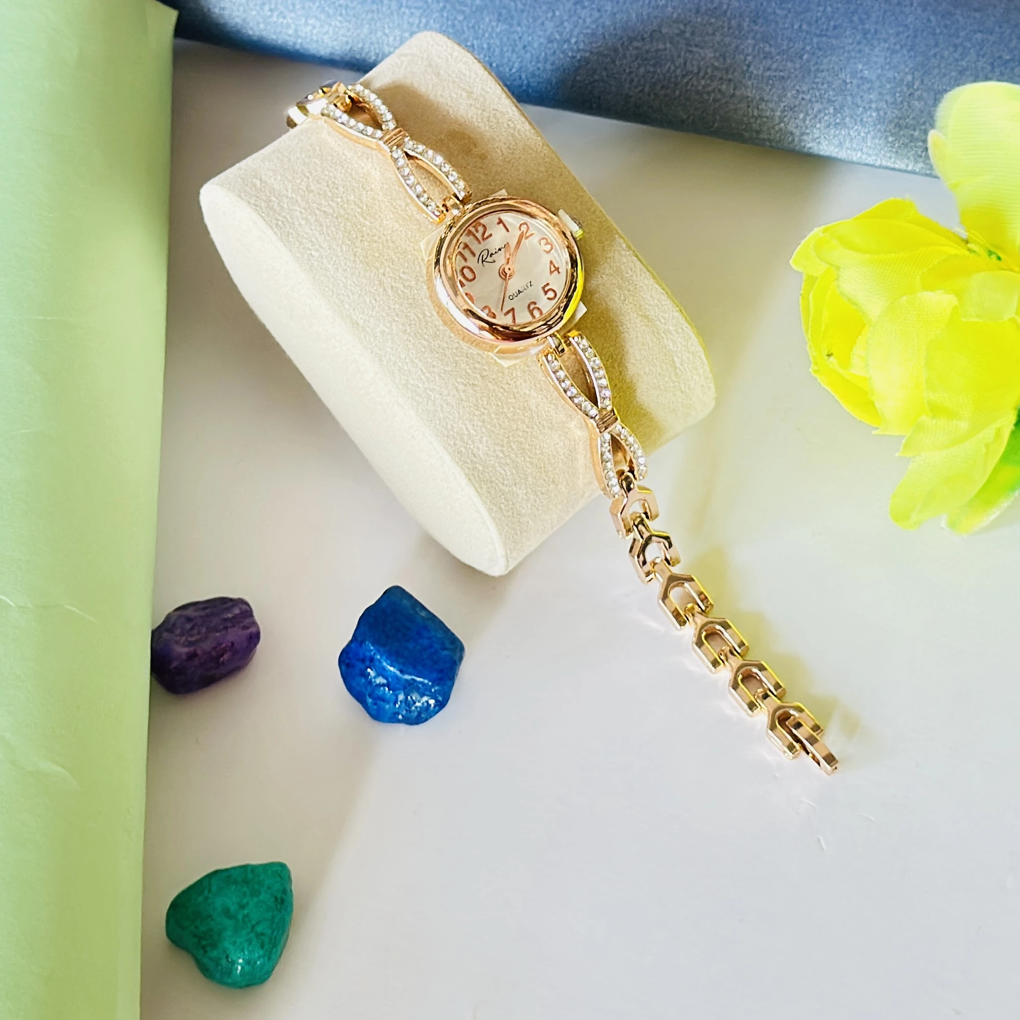 Analogue watch for girls