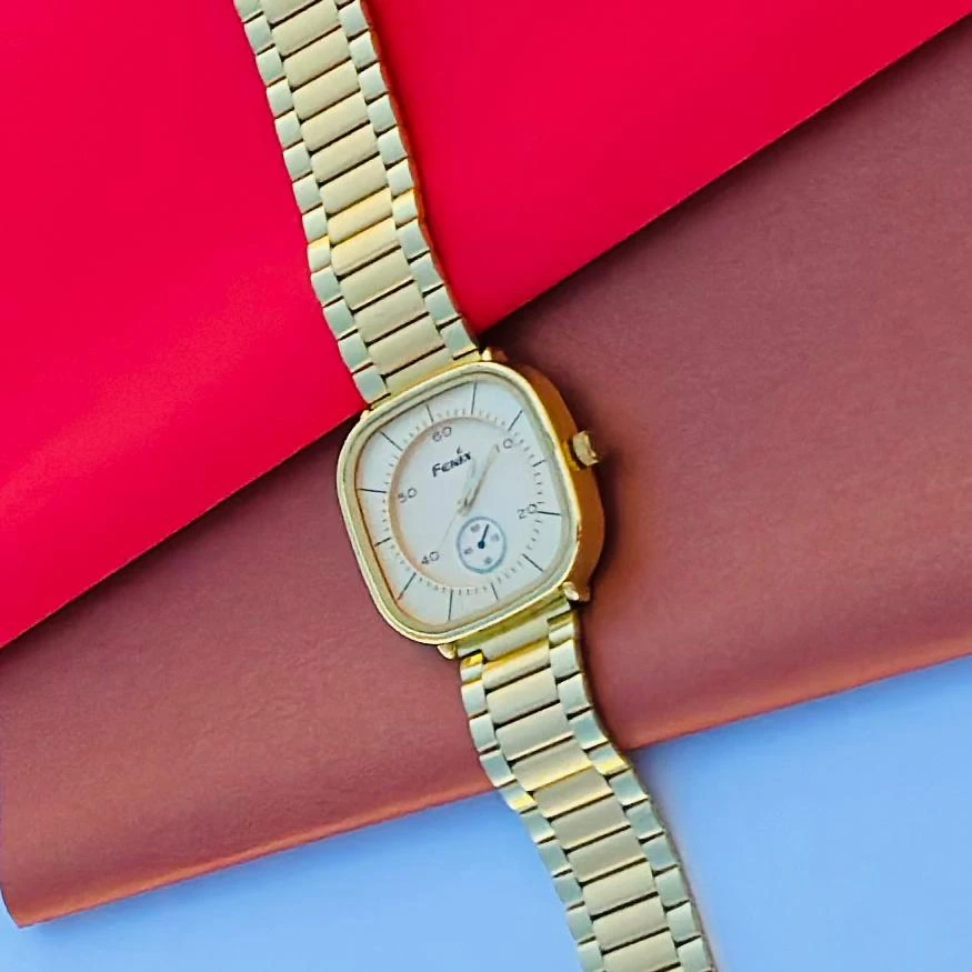 Golden Design analog watch