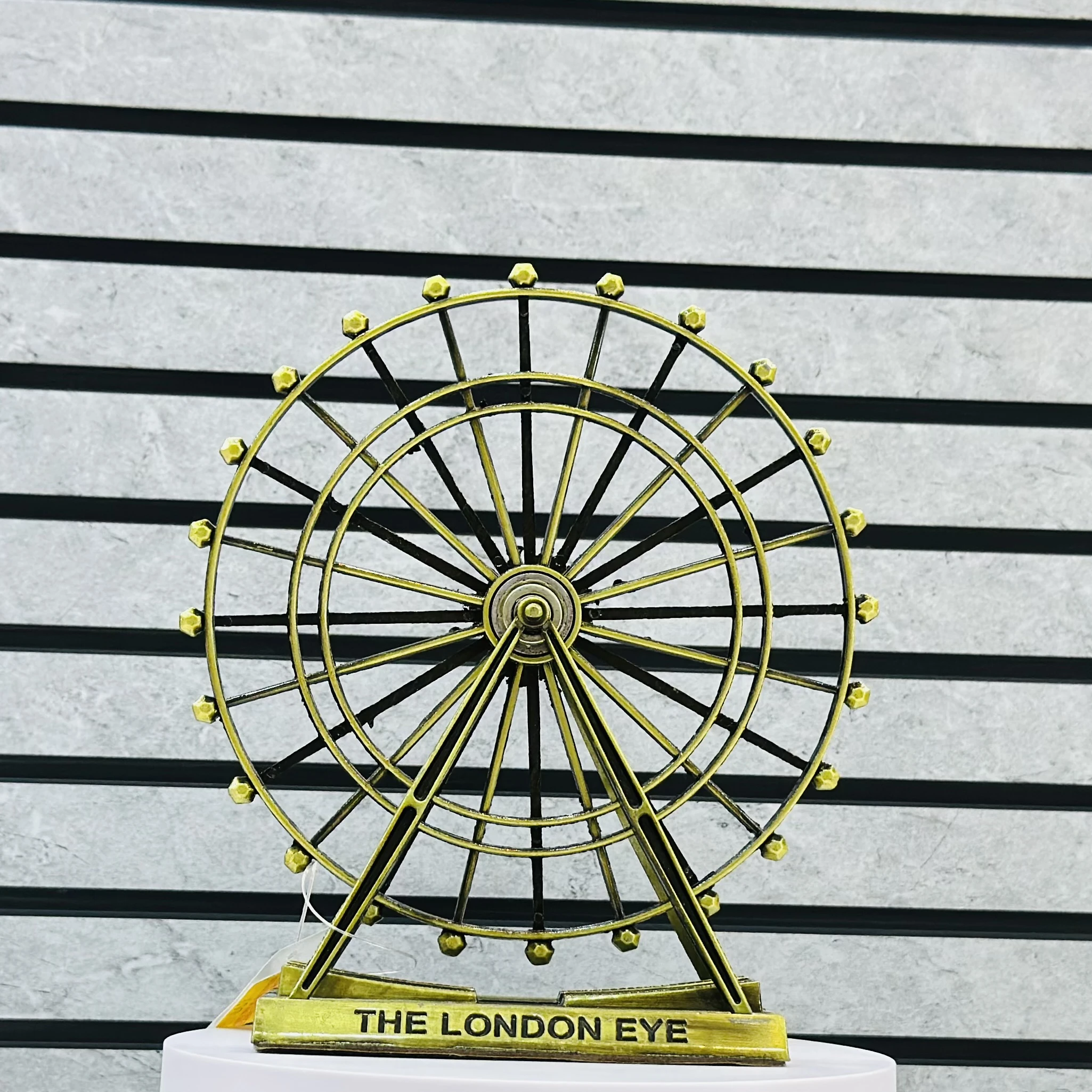 London Big Ben Tower and London Eye souvenir showpiece.(SKU-E64UHP)