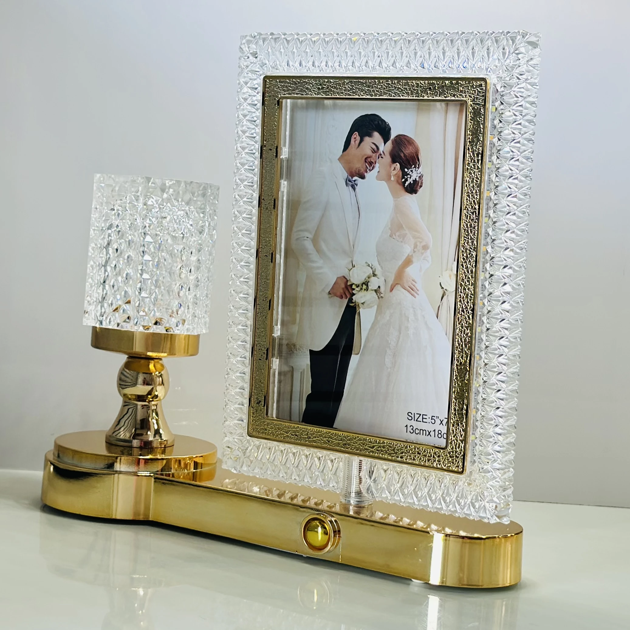 Romantic LED Dome Lamp with Kissing Couple