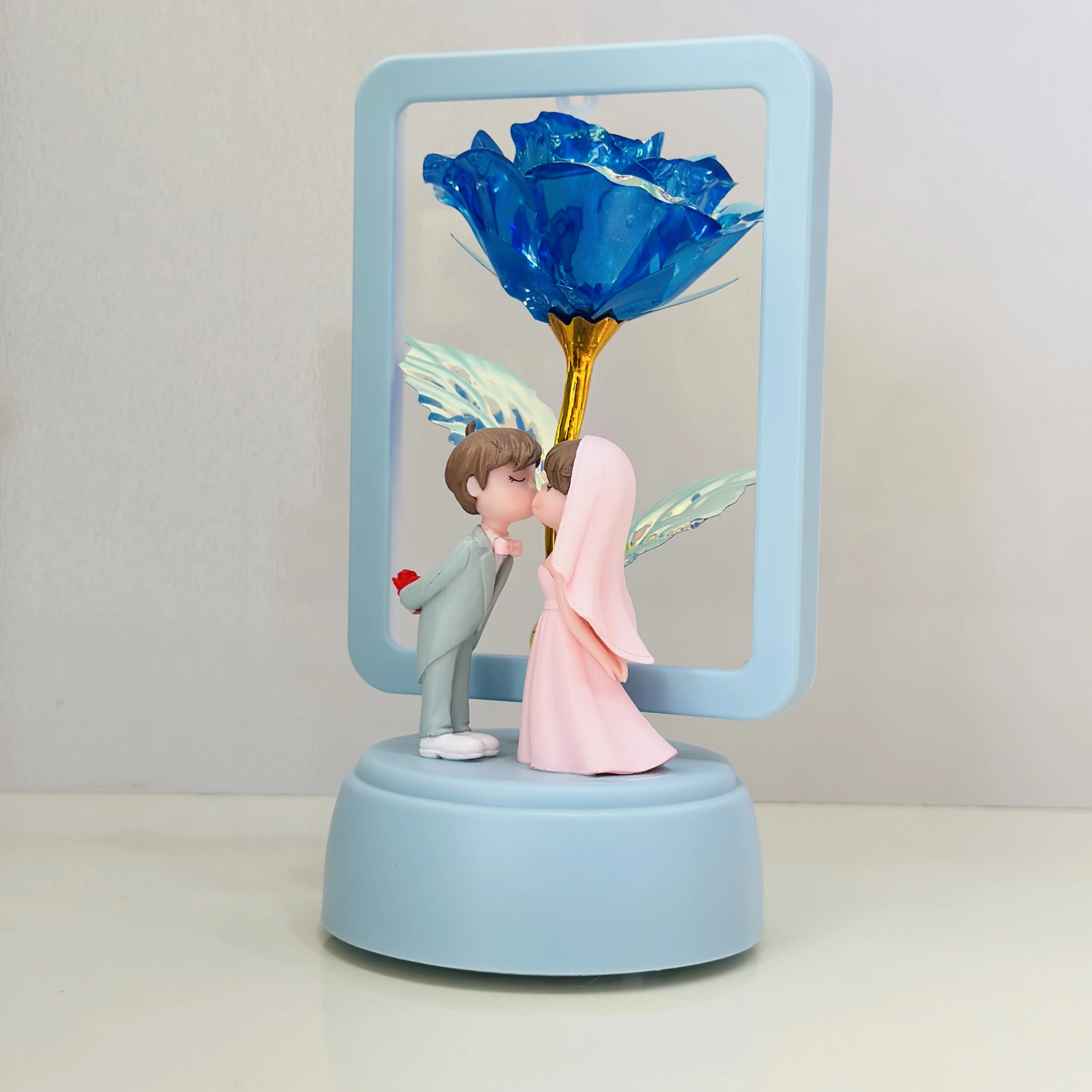 Romantic love couple (SKU-DKF9LB)