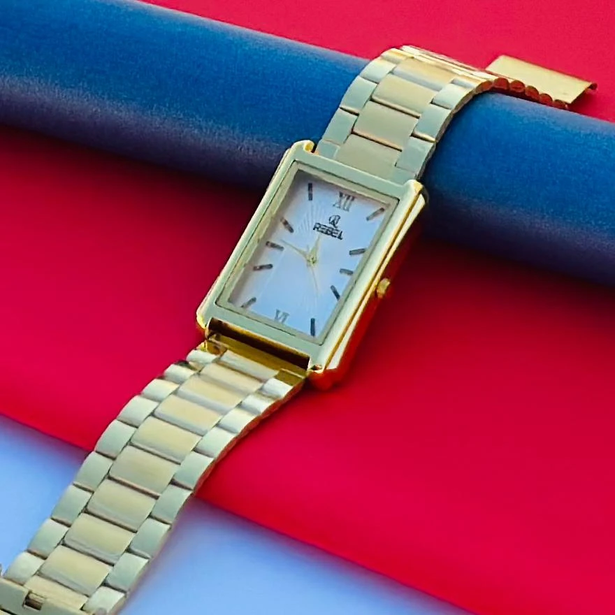 Golden Design analog watch