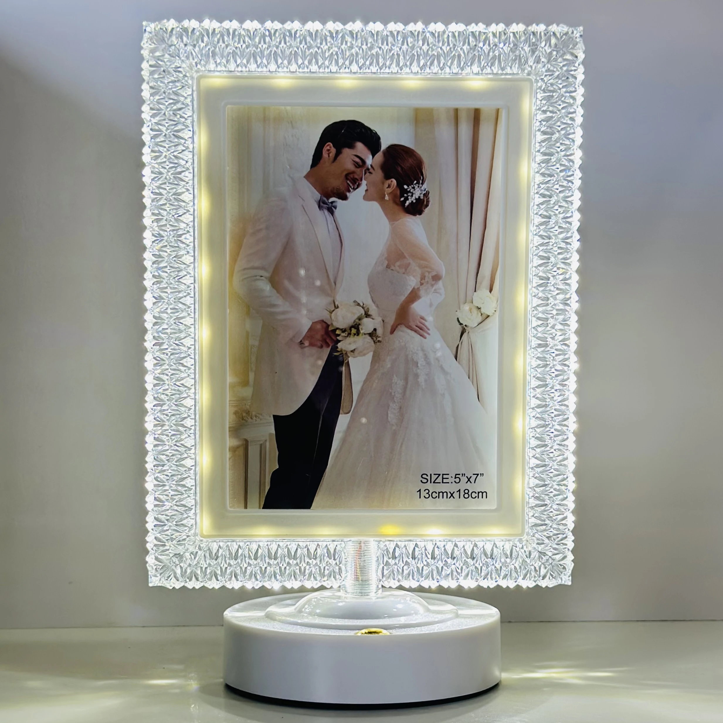 Romantic LED  with Kissing Couple