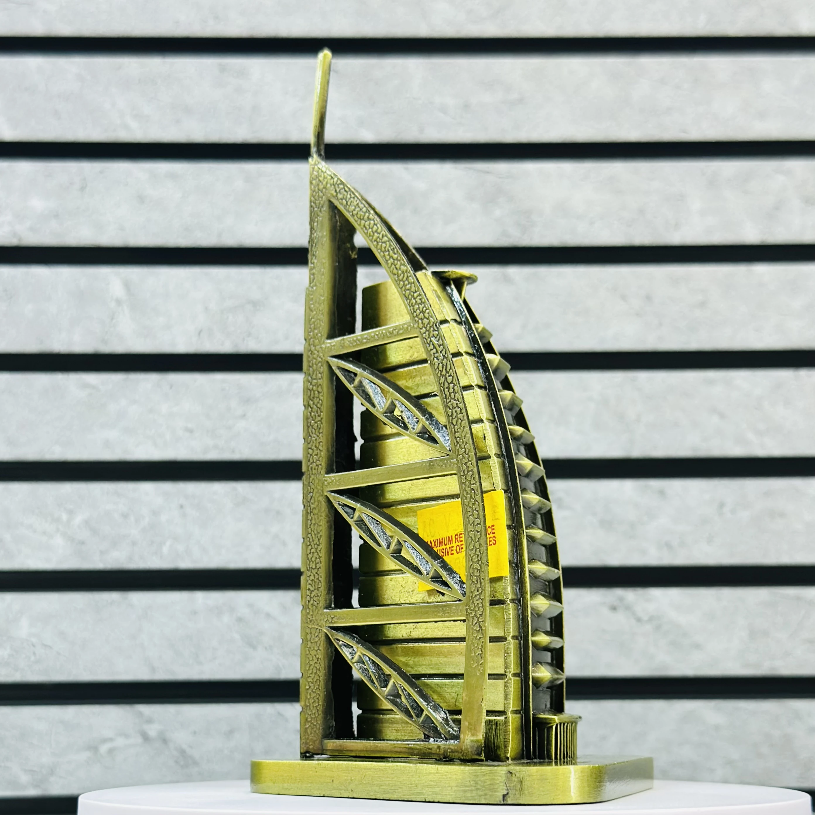 Model of the Burj Al Arab hotel in Dubai.(SKU-AMP4I9)