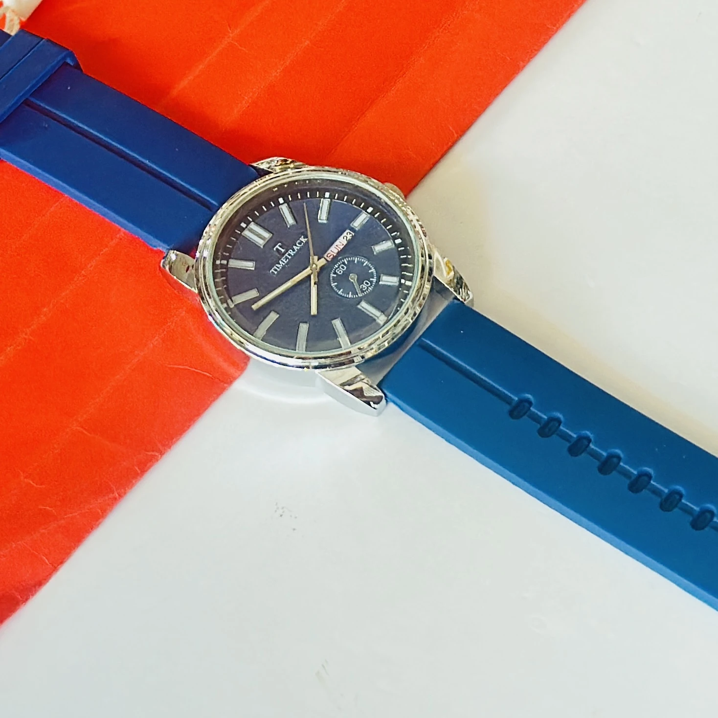 Quartz analog watch