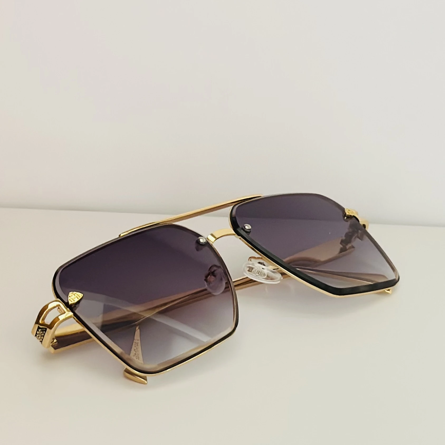 Square aviator sunglasses
