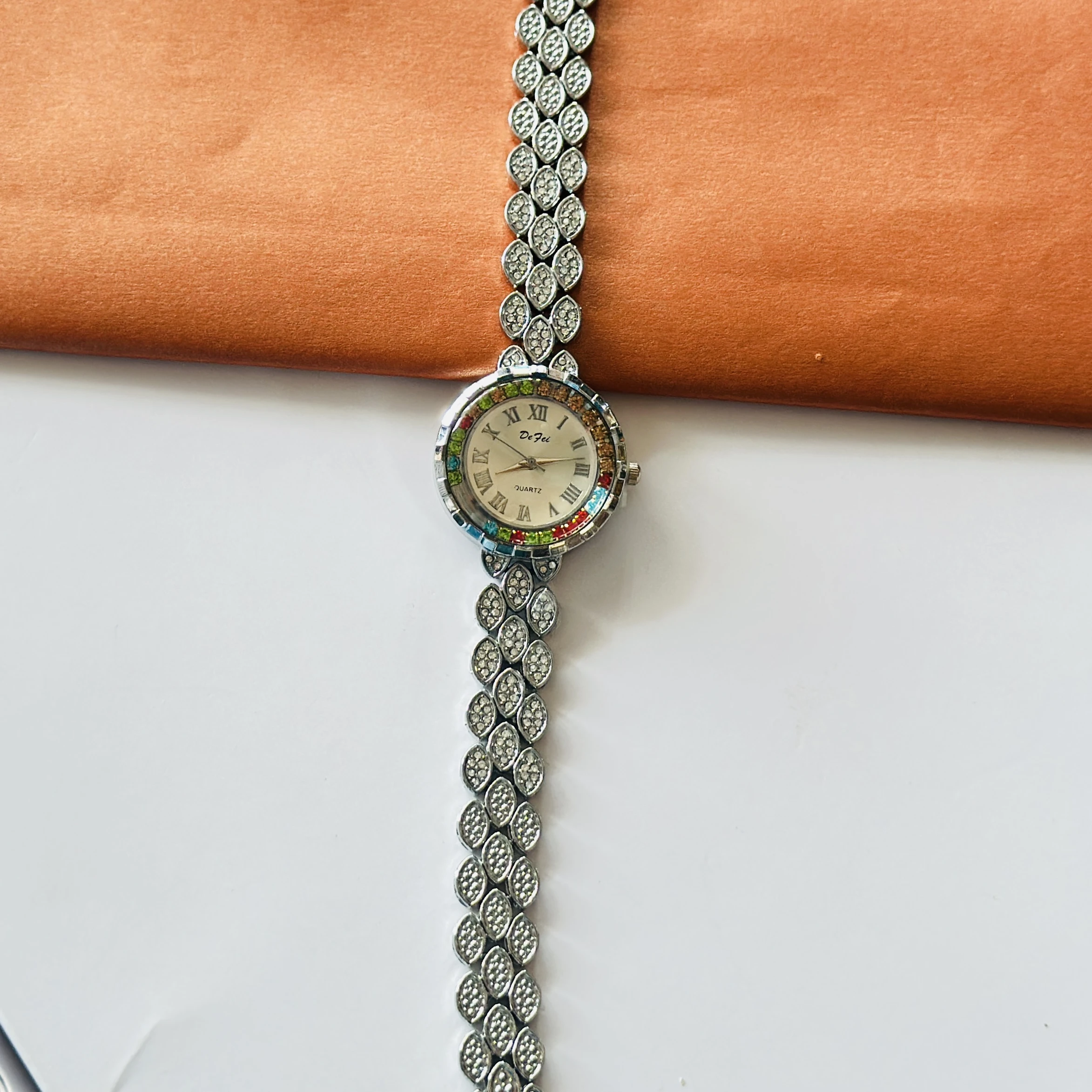 Raie rose gold analog watch