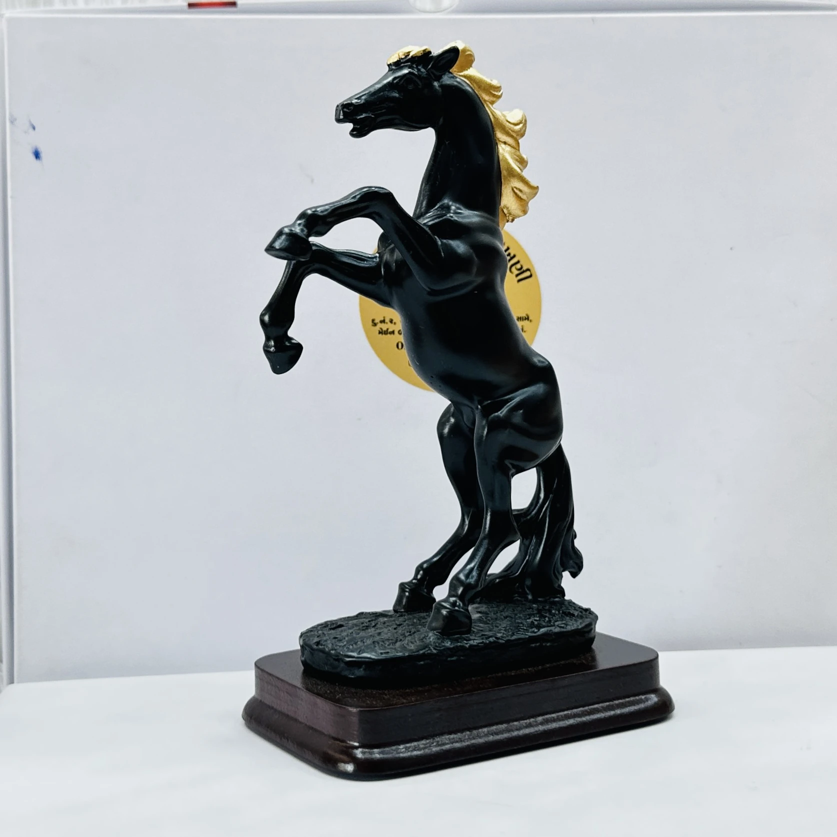 Black and gold polyresin horse statue showpiece