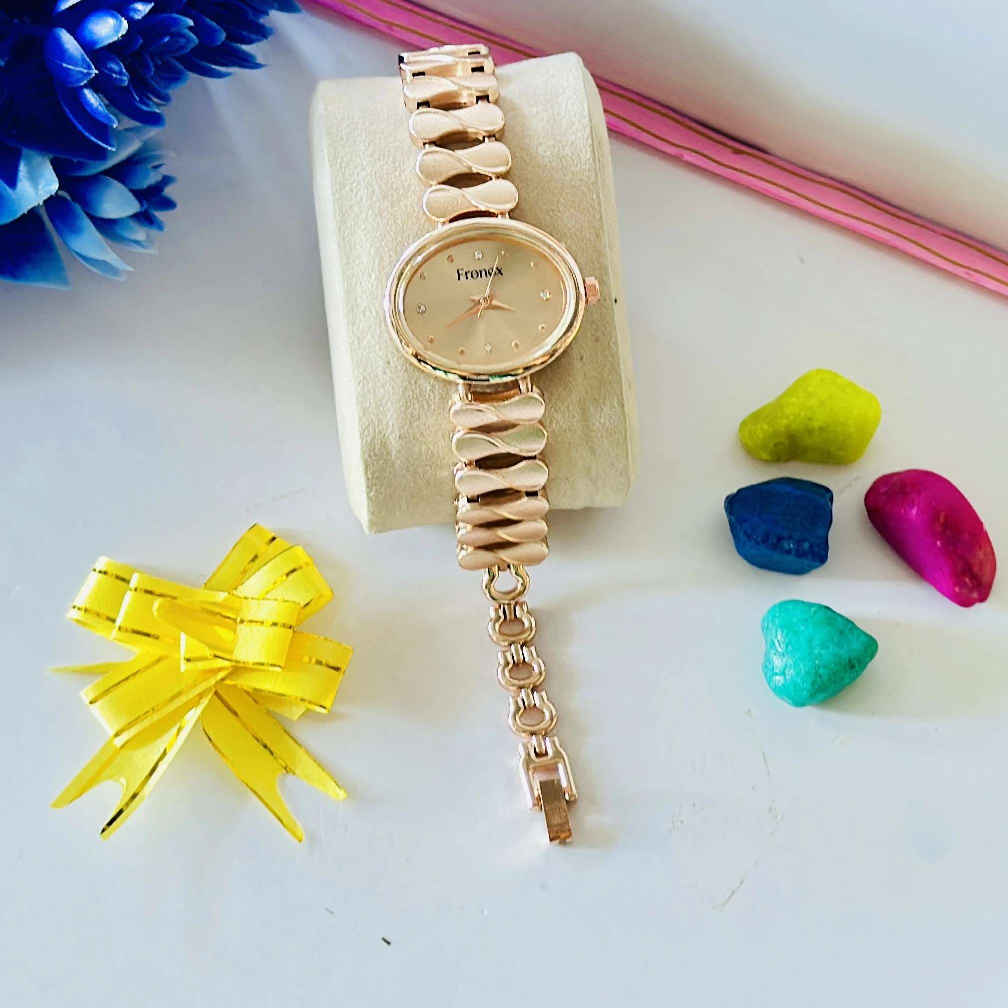 Fronex branded women's analog wristwatch
